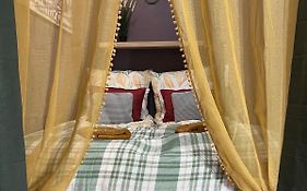 Unique Bohochic Best Location In Center Apartment